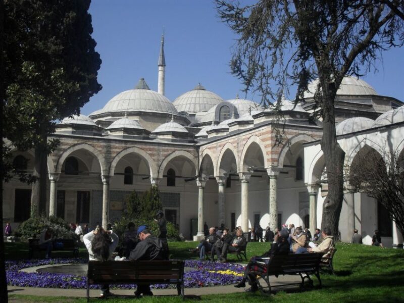 stanbul: Full-Day Tour with Grand Bazaar - Topkapi Palace: The Ottoman Sultans’ Living Room