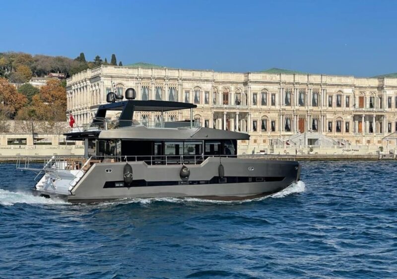 stanbul: Private Bosphorus Tour On Catamaran - Key Points