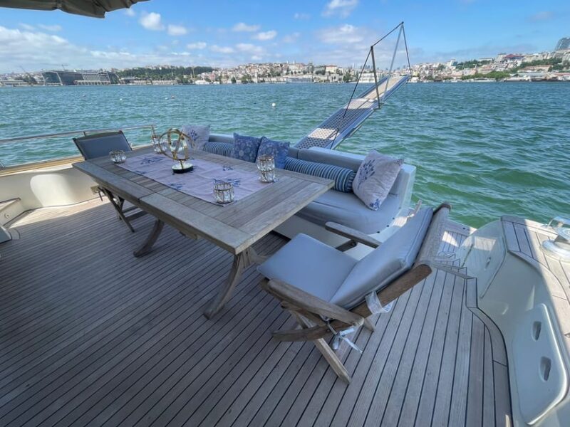 stanbul: Private Bosphorus Tour On Luxury Yacht Pre#2 - A Detailed Look at the Experience