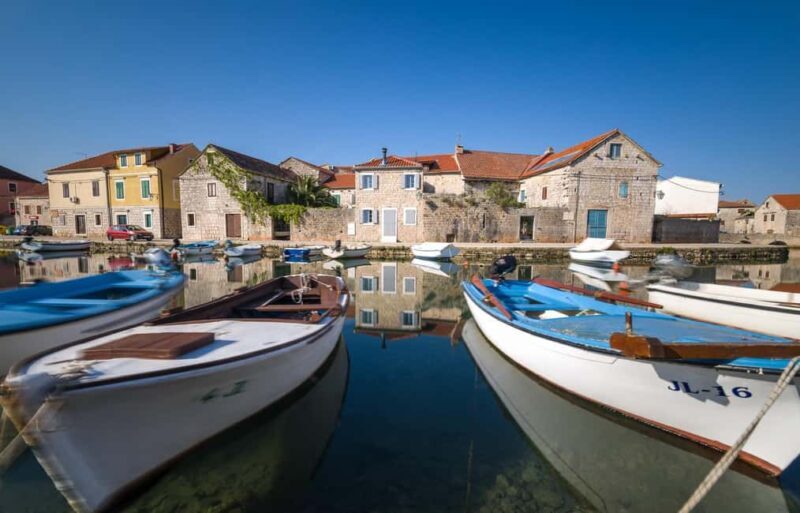 Stari Grad: Private Tuk-Tuk tour with Wine tasting - Value and Practical Considerations