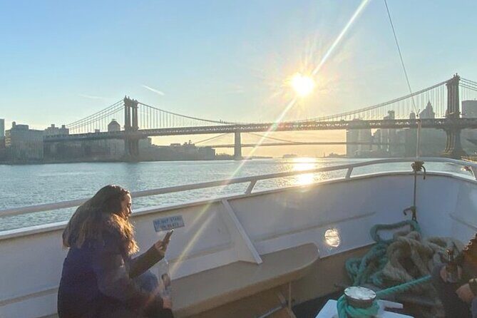 Statue of Liberty and Manhattan Skyline Sightseeing Cruise - Key Points