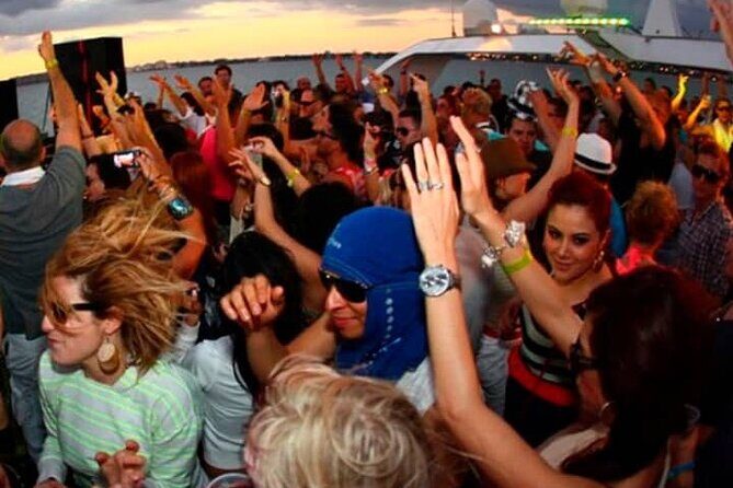 Statue of Liberty Boat Party in NYC - The Tour Overview: What’s on Offer?
