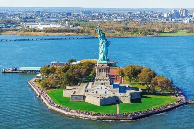 Statue of Liberty & Ellis Island Guided Tour with Ferry Transfers - An In-Depth Look at the Tour Experience