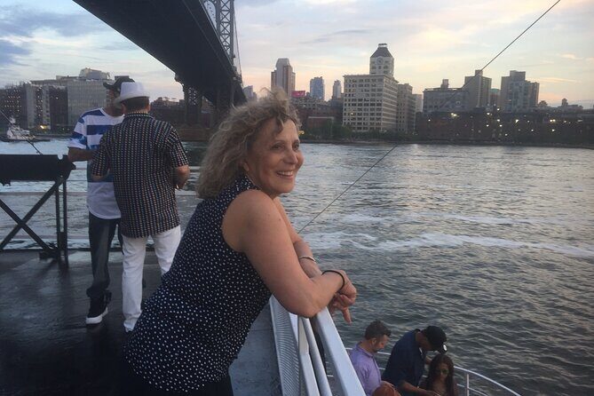 Statue of Liberty Sightseeing Cruise from Midtown NYC - Key Points