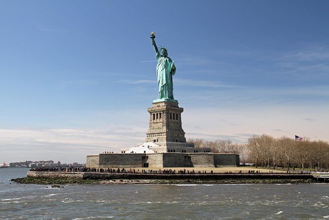 Statue of Liberty Sunset Cruise and New York City Sky Line - Who Should Consider This Tour?