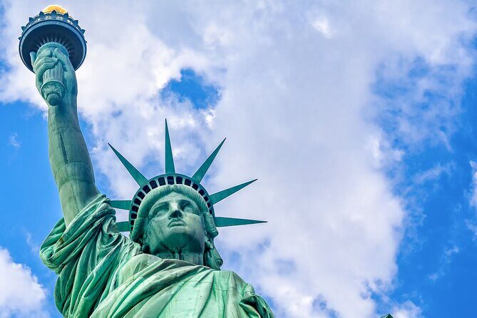 Statue of Liberty Tour with Ellis Island and Immigration Museum - Key Points