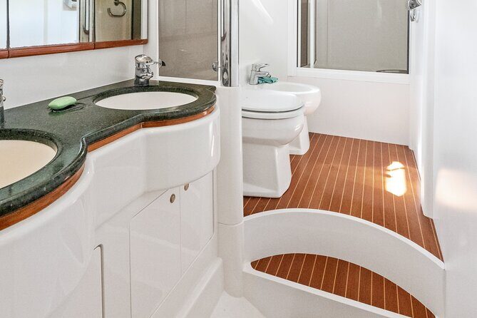 Stavanger City Island, Guided cruise tour - A Closer Look at the Stavanger Guided Cruise