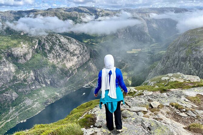 Stavanger Kjerag Hike with Guide and Transportation - Key Points