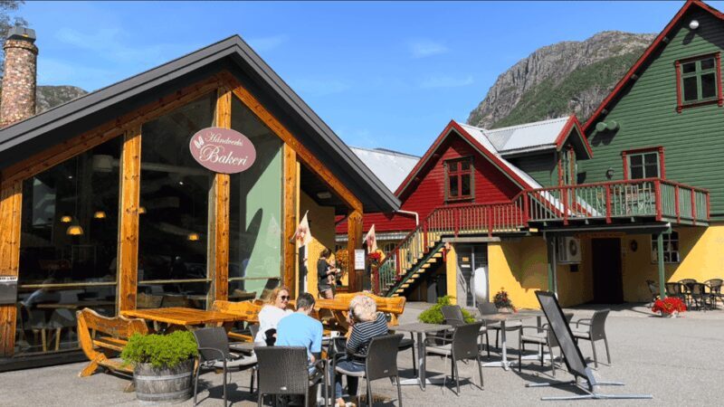 Stavanger: Månafossen Waterfall Hike with Traditional Meal - Analyzing the Value