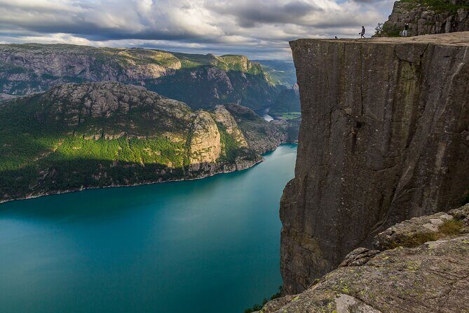 Stavanger Pulpit Rock Guided Private Hike with Hotel Pickup - The Experience in Detail