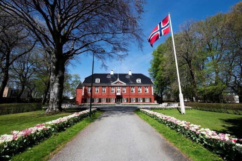 Stavanger: Sights & Highlights Minibus Tour and Museum Entry - Key Points