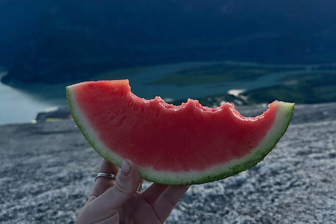Stawamus Chief Hike - Authentic Perspectives from Other Travelers