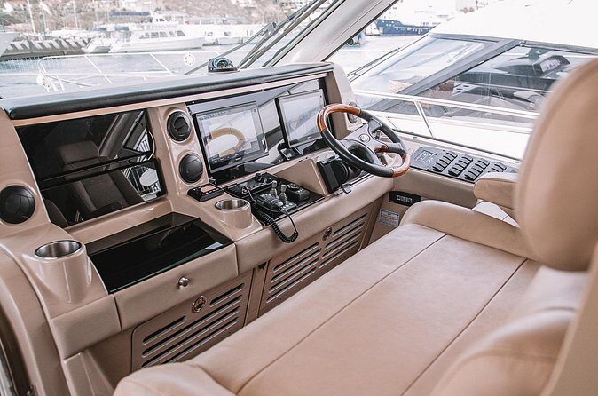 Steel Aweigh 65ft Sea Ray Yacht Rental - Who Would Enjoy the Steel Aweigh Yacht?