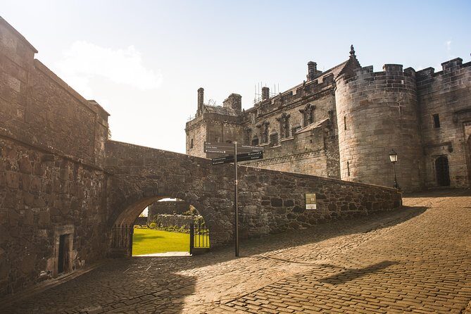 Stirling Castle, Loch Lomond and Cruise Day Tour from Glasgow - A Closer Look at the Tour Experience