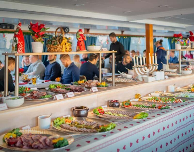 Stockholm: All-You-Can-Eat Christmas Buffet Cruise Livemusic - An In-Depth Look at the Experience
