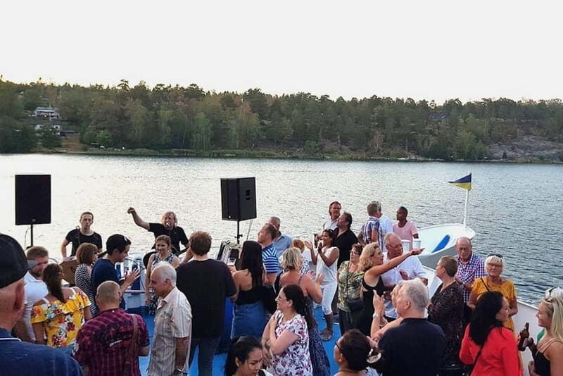 Stockholm: All-You-Can-Eat Shrimp/Tacos Cruise & Live Music - An In-Depth Look at the Experience