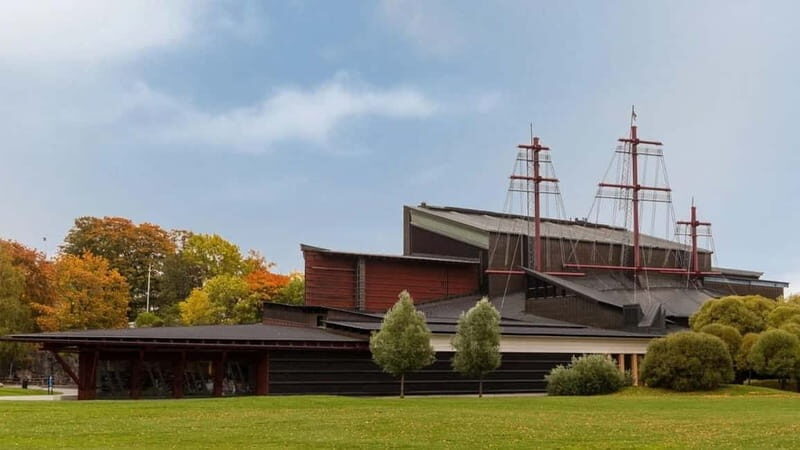 Stockholm: Archipelago & Canal Guided Boat Tour - An In-Depth Look at the Stockholm Canals & Archipelago Tour