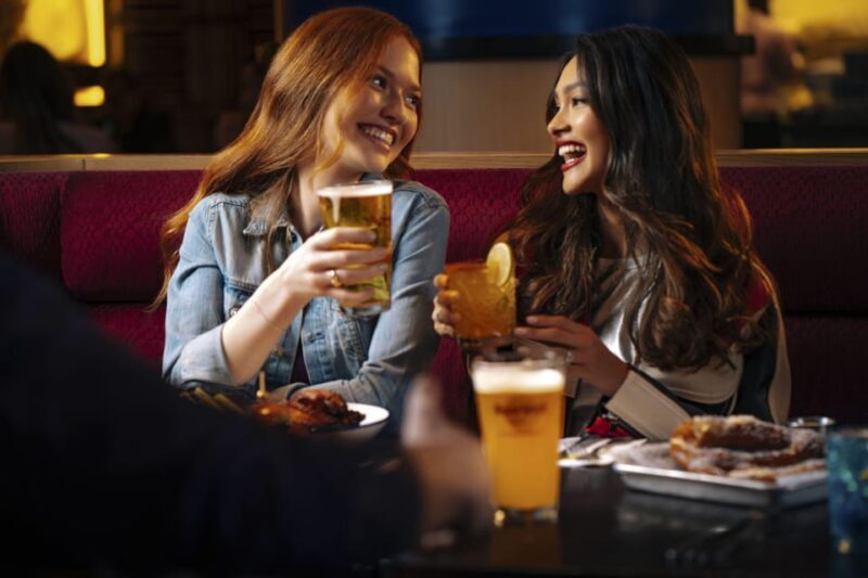 Stockholm: Hard Rock Cafe Stockholm Lunch or Dinner - Key Points