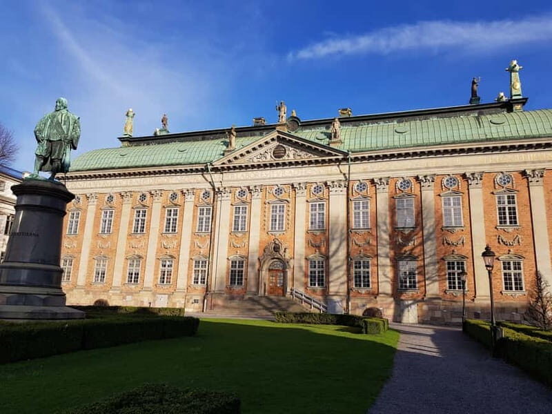 Stockholm: Legends & Landmarks City Hall & Old Town Tour - Discovering Stockholm’s Landmarks and Legends