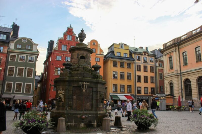 Stockholm: Personalized Guided Tour for Families - An Introduction to Stockholm’s Family-Guided Tour