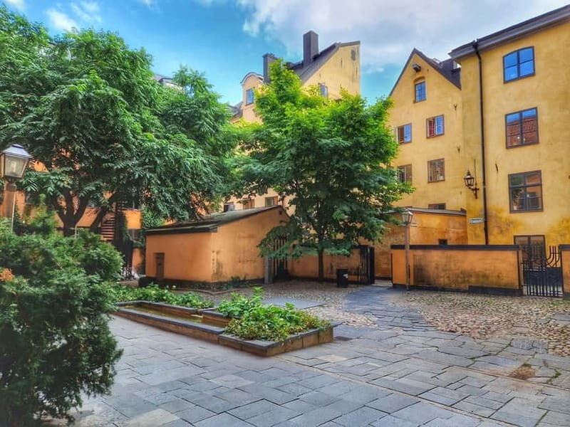 Stockholm: Royal & Classic History Walking Tour with Fika - FAQs