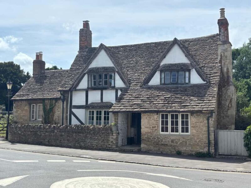 Stonehenge and Avebury stone circles. Guided tours - The Itinerary: A Close Look at What You’ll Experience