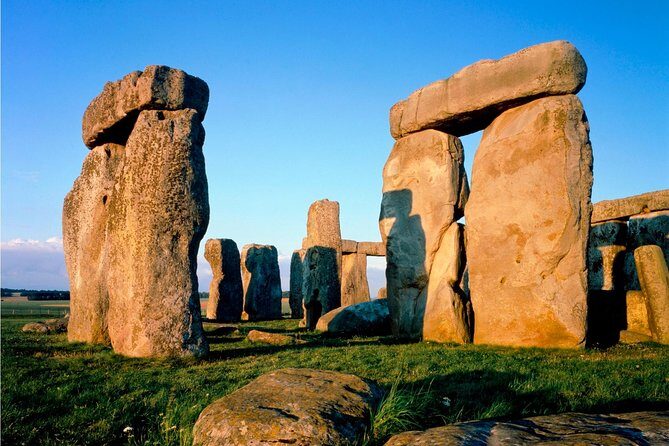 Stonehenge and Bath Day Trip from London with Optional Roman Baths Visit - The Itinerary Breakdown