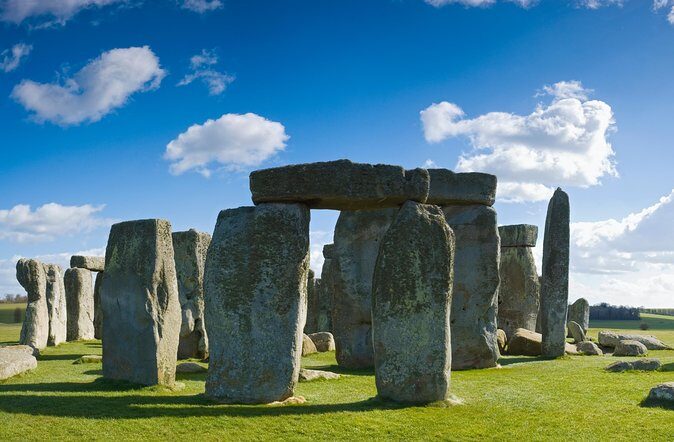 Stonehenge and The Stone Circles of Avebury Day Trip from London - An In-Depth Look at the Tour Experience