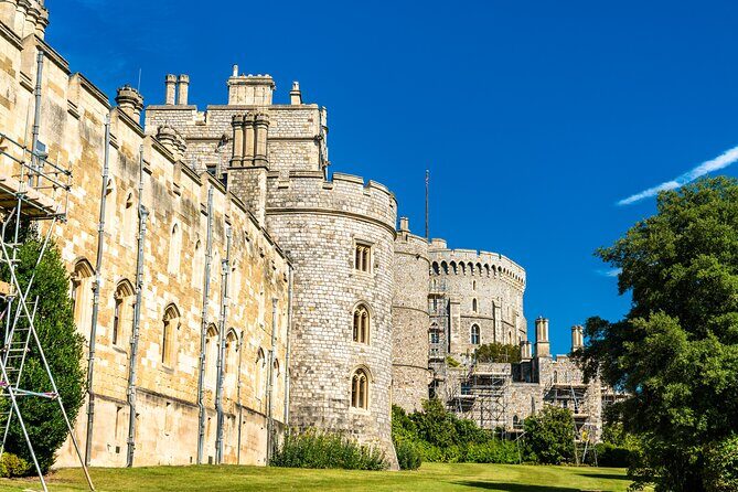 Stonehenge, Oxford & Windsor Private Car Tour from London - FAQs