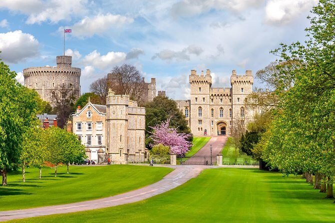 Stonehenge & Windsor Tours from London or Southampton - FAQs
