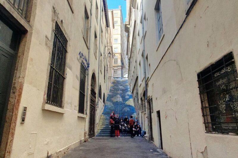 Storytelling tour of Croix-Rousse in French - Exploring Lyon’s Croix-Rousse: An Authentic Storytelling Experience