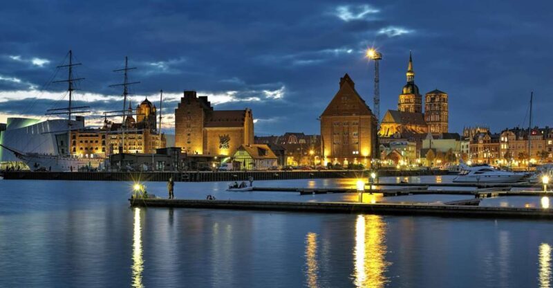 Stralsund: Old Town Evening Tour with a Night Watchman - Key Points