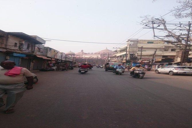 Street shopping in Agra - An In-Depth Look at the Street Shopping Experience in Agra