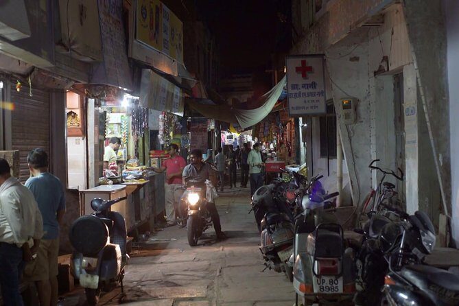 Street shopping in Agra - Price and Value: Is It Worth It?