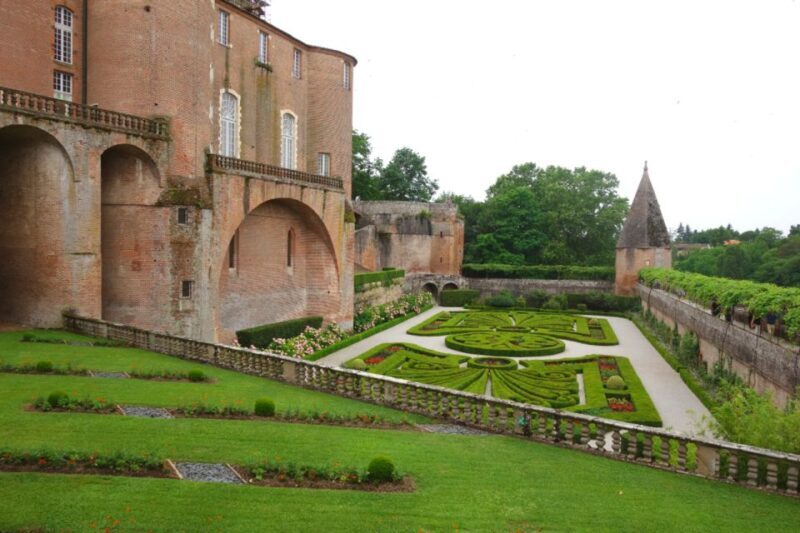 Stroll with Madame de Lapérouse in 18th-Century Albi - FAQ