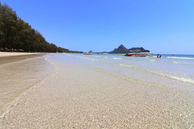Stunning Ao Manao Bay & Prachuabkirikhan Private Guided Tour of Hua Hin - Authentic Experiences and Hidden Gems