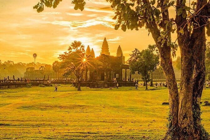 Sunrise Angkor Wat Temple Half Day Tour (Join-In) by Minivan - Key Points