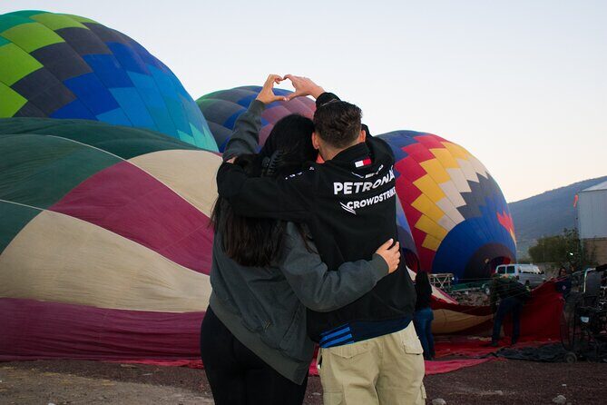 Sunrise Balloon Flight over Teotihuacan and Breakfast in Cueva - Key Points