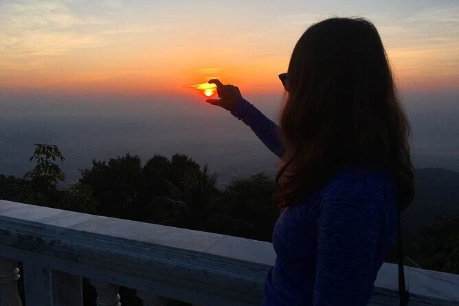 Sunrise Blessing Experience at Doi Suthep with Small Group - An In-Depth Look at the Sunrise Blessing Experience