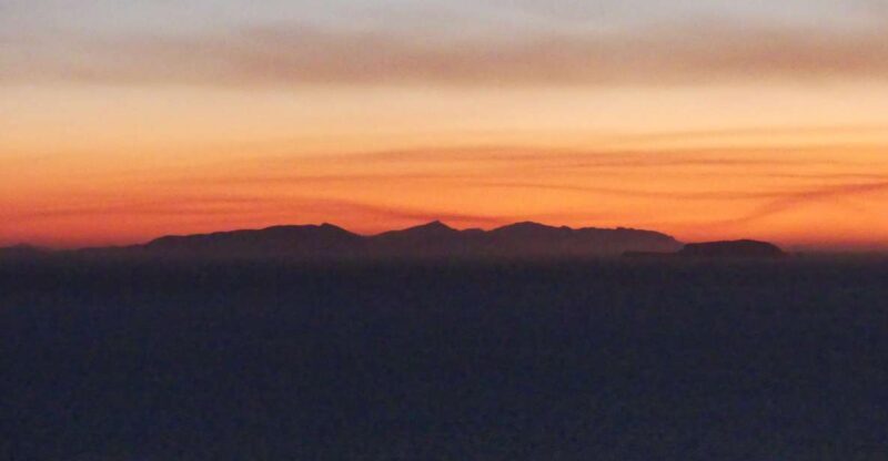 Sunrise Caldera Hike with snacks - Who Should Consider This Tour?