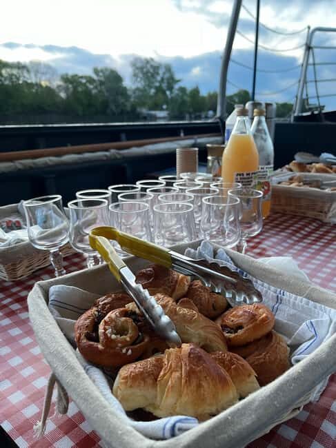 Sunrise cruise on the Loire River in Saumur - Key Points