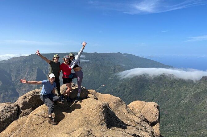 Sunrise Pico do Areeiro to Stairway to Heaven (Private) - What the Experience Entails