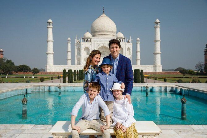 Sunrise Taj Mahal Agra Private City Tour (All Inclusive) - Visiting Agra Fort: Mughal Grandeur
