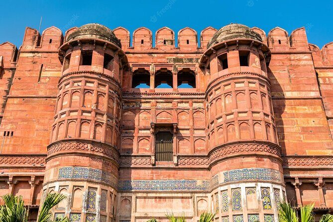 Sunrise Taj Mahal and Agra Fort Half-Day Private Guided Tour - Visiting Agra Fort: A Majestic Red Fortress