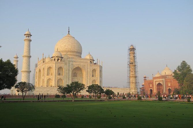 Sunrise Taj Mahal Tour from Delhi with Entrance and Food - In-Depth Exploration of the Tour
