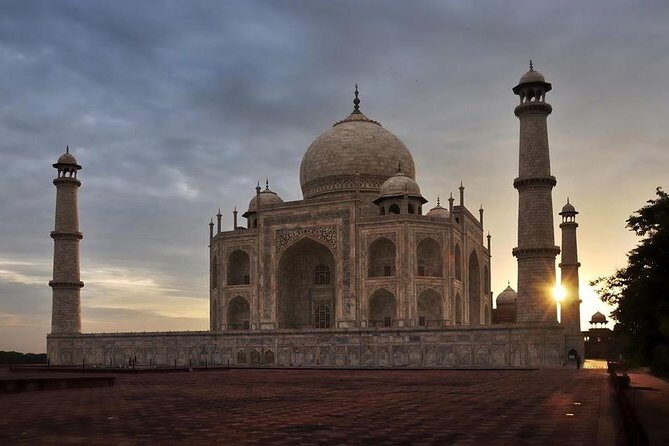 Sunrise Taj Mahal Tour from Delhi With Guide - The Experience in Detail