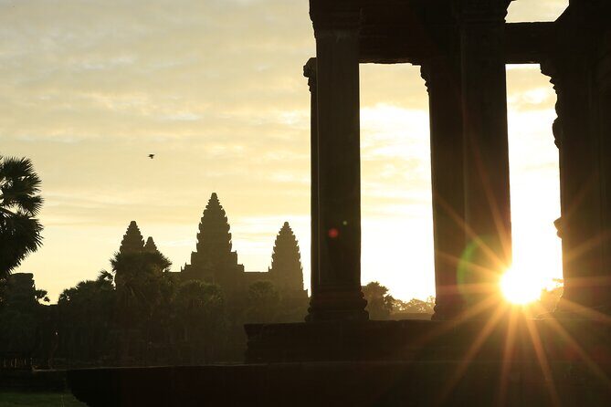 Sunrise Tour of Angkor Temples from Siem Reap - Detailed Breakdown of the Itinerary