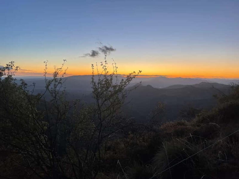 Sunset at the Monges lake and peaks - FAQ