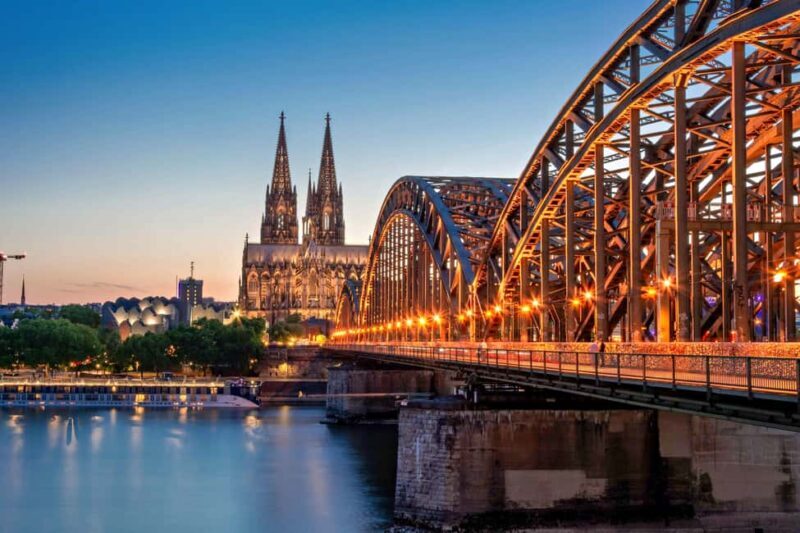Sunset & Blue Hour Photography Photo walk through Cologne - FAQs