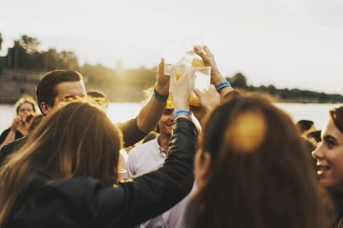 Sunset Boat Tour with Unlimited Drinks in Warsaw - Key Points